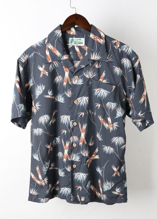 vtg hawaiian shirts