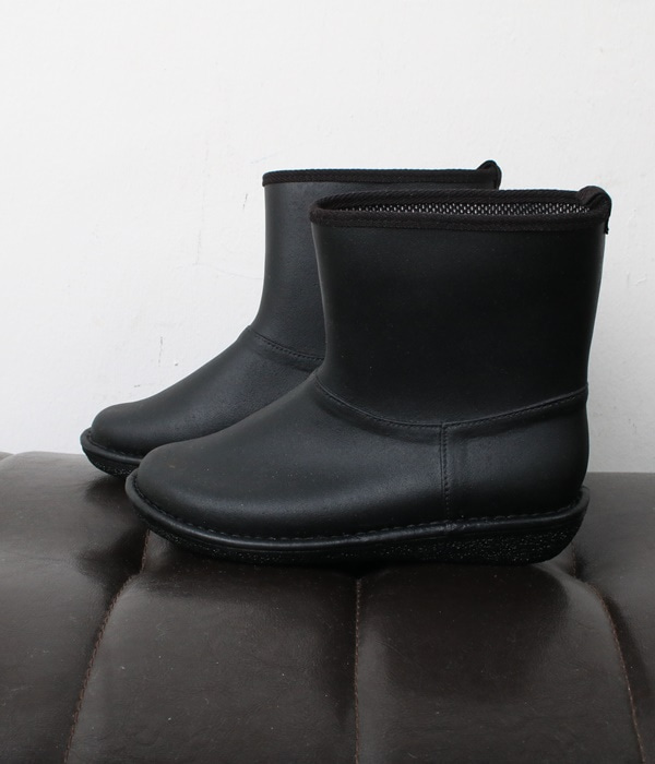 CHARMING rain boot (240 새제품)
