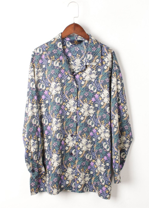 VICTORIA&amp;ALBERT MUSEUM silk blouse