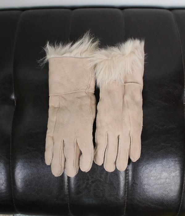 mouton glove