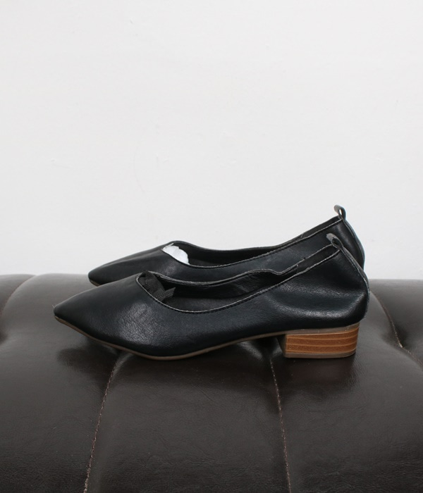 leather shoe (230)