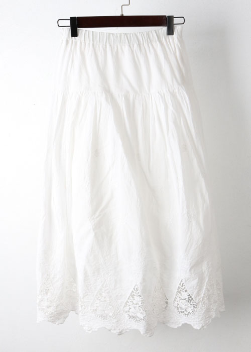 white cotton skirt