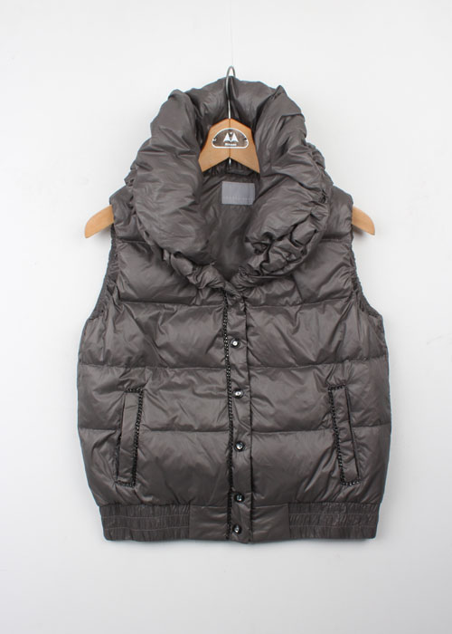 theory luxe down vest