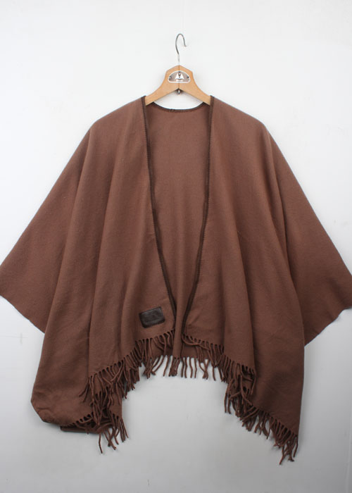FENDISSIME lambswool shawl