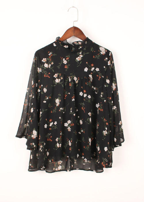 floral blouse